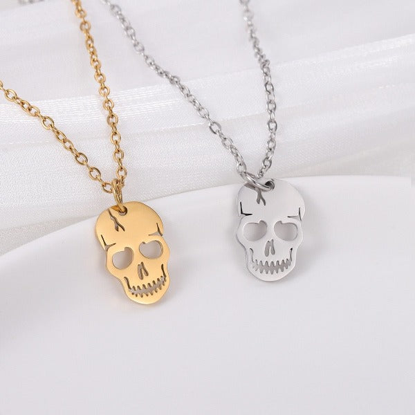 Collar con colgante de calavera