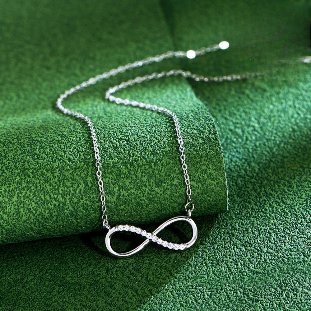 Collar con Colgante de Encanto con Zirconia Infinita