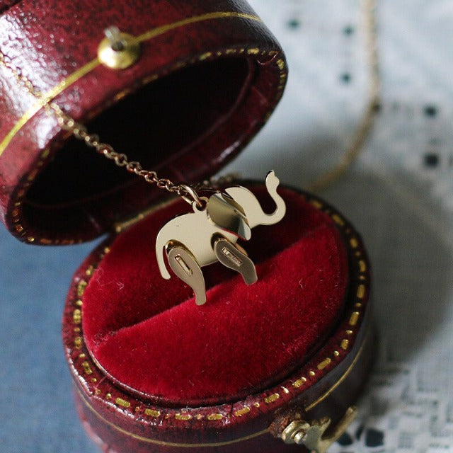 Collar con Colgante de Elefante en Oro