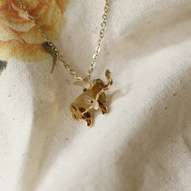 Collar con Colgante de Elefante