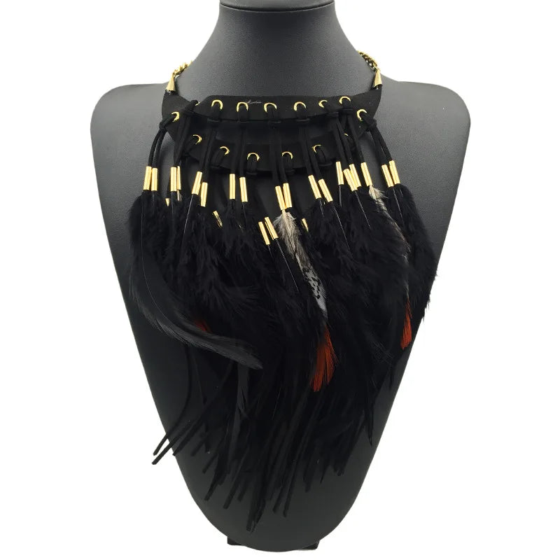 Collar con colgante de gargantilla étnica pluma negra