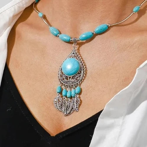 Collar con Colgante Étnico de Turquesa