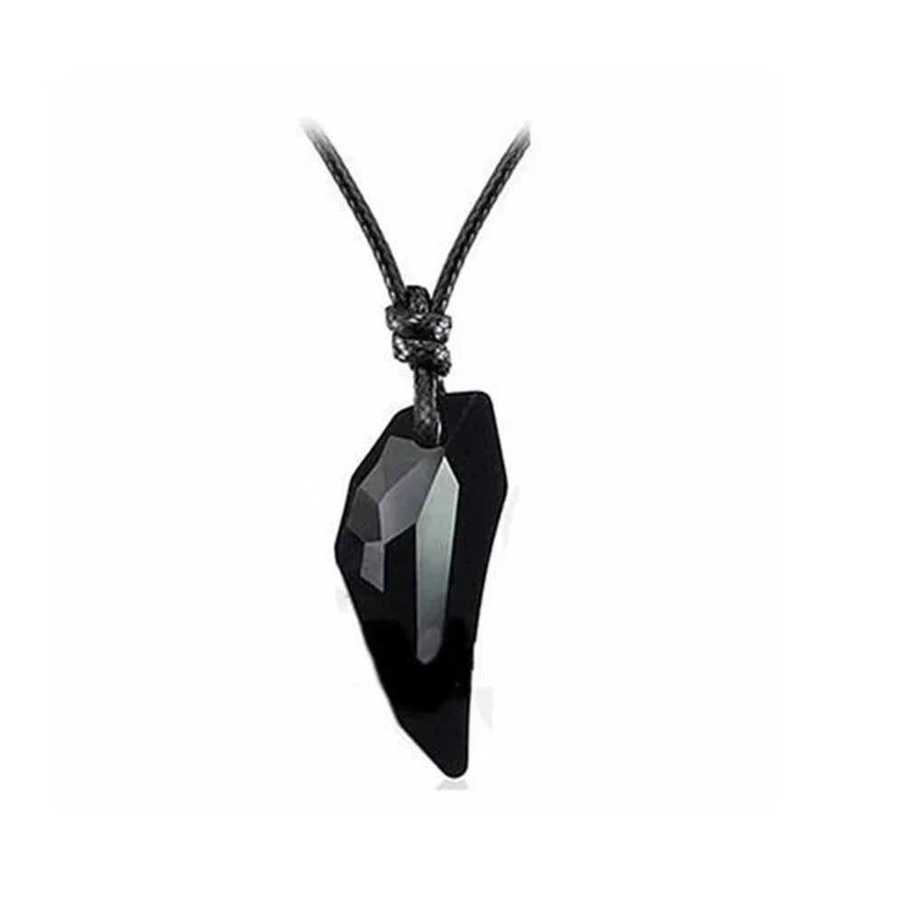 Collar con Colgante de Diente Falso de Lobo