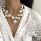 Imponente Collar con Colgante y Grandes Perlas