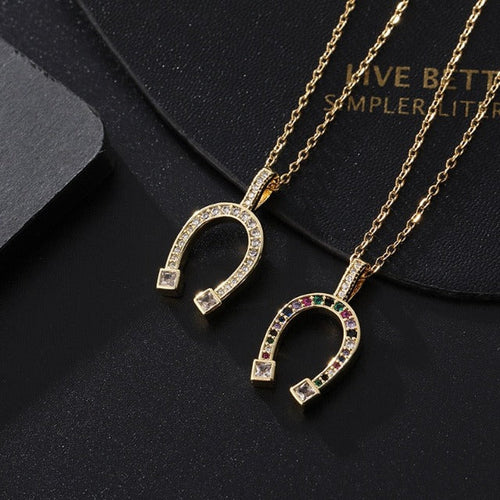 Collar con Colgante de Herradura de la Suerte