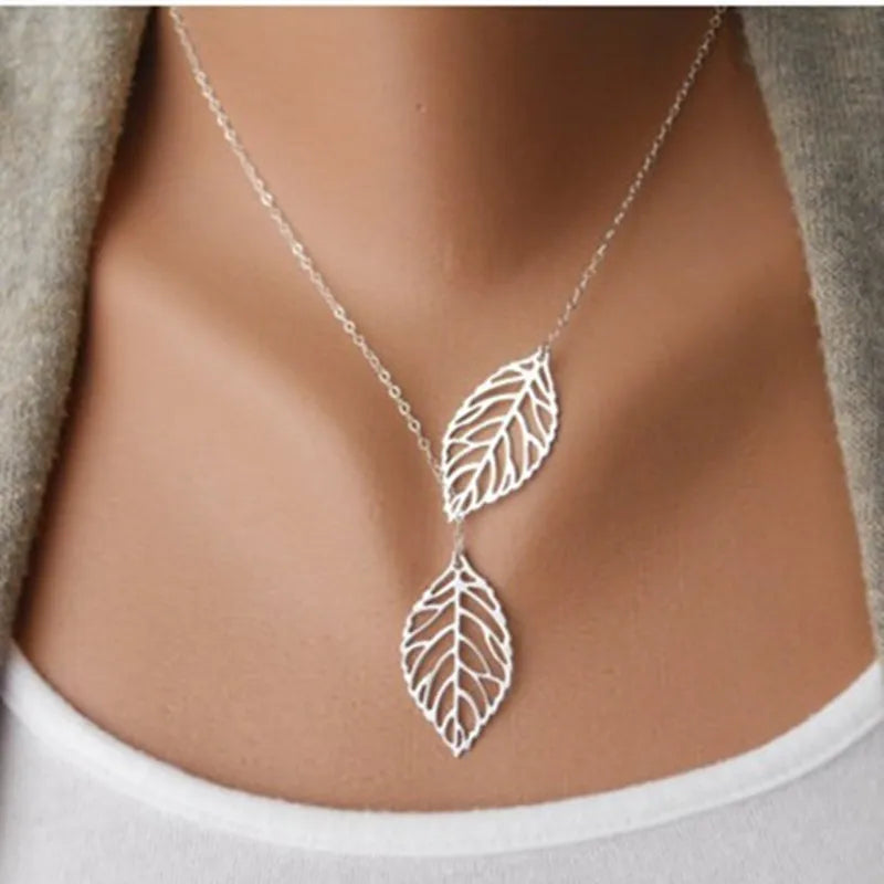 Collar con Colgante de Hojas Otoñales en plata