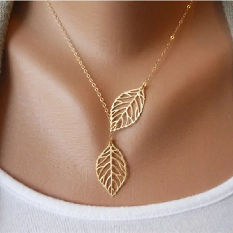 Collar con Colgante de Hojas Otoñales en oro