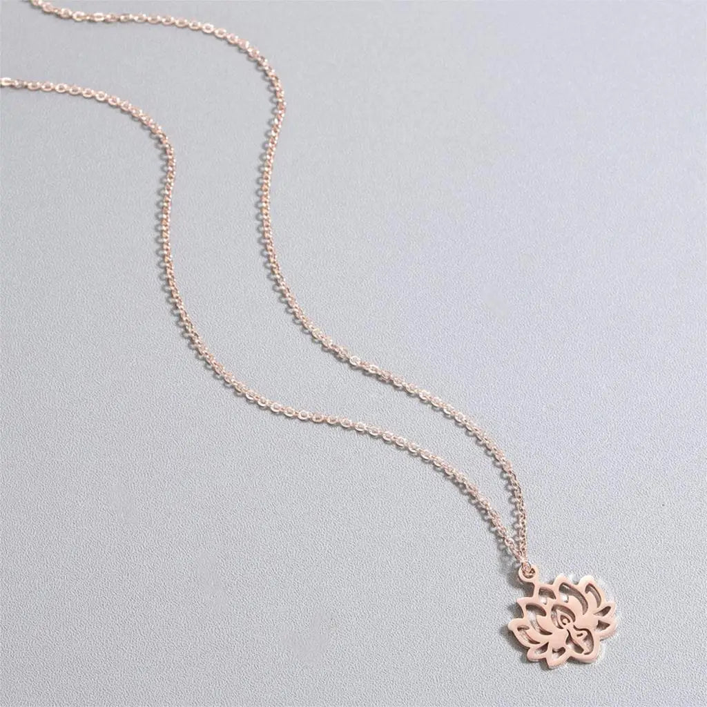 Collar con Colgante de Flor de Loto para Mujer en oro rosa
