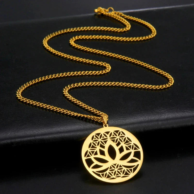 Collar con Colgante Flor de Loto Zen oro