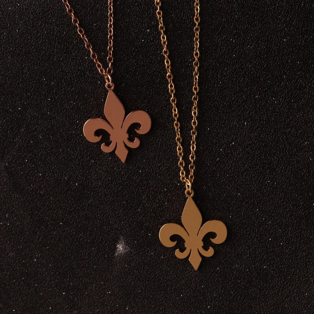 Collar y Colgante Flor de Lis oro 