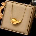 Collar con colgante de gota de agua en oro estilo 2
