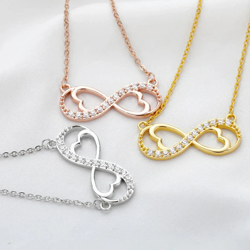 Collar con colgante infinito corazón y circonio