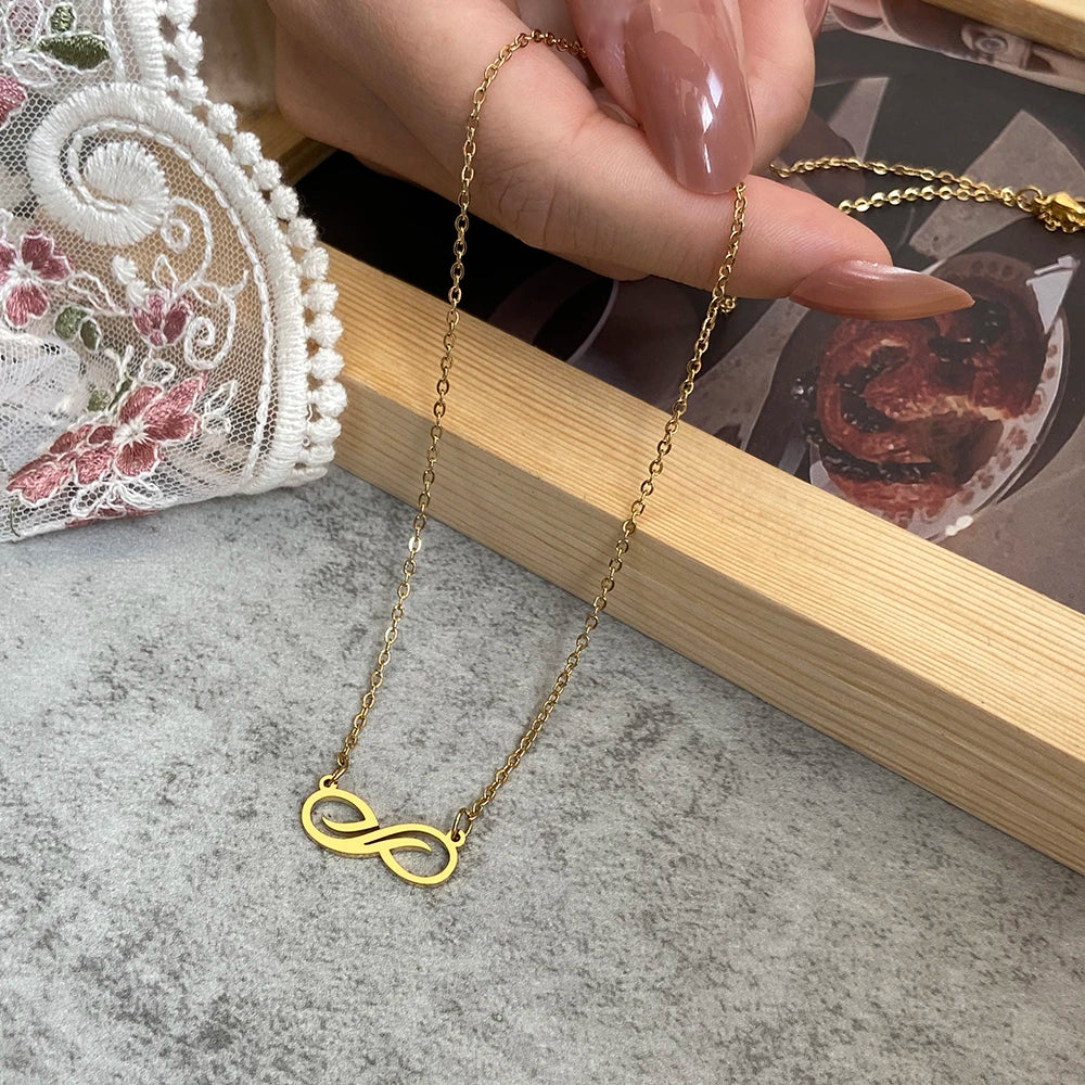 Collar Colgante Infinito Dorado para Mujer oro