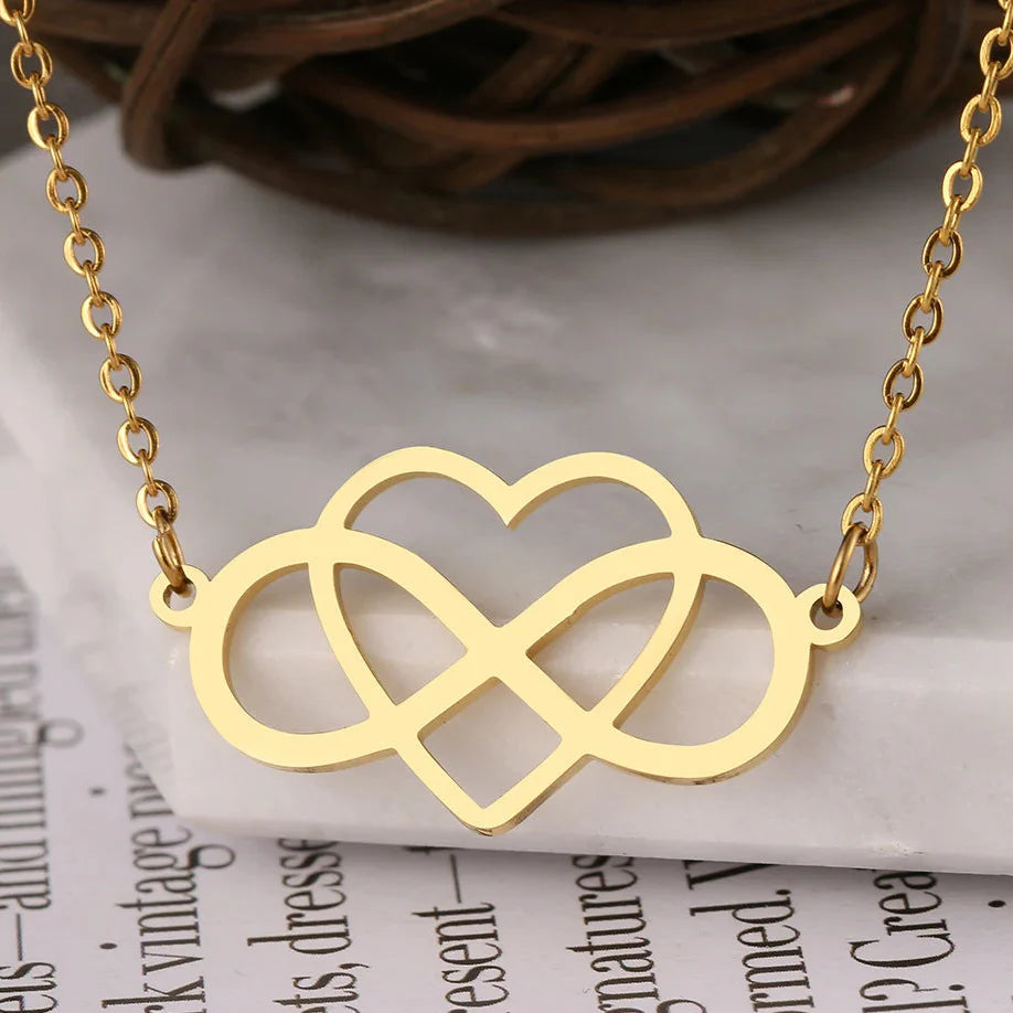 Collar con colgante de infinito y corazón para mujer en oro