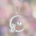 Collar con colgante de luna en circonita y gato