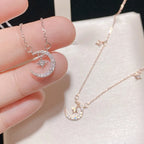 Collar con colgante de luna y estrella en circonita para mujer