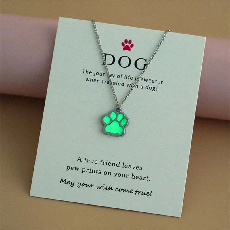 Collar Colgante Huella de Perro verde