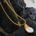 Collar con Colgante de Pluma con Circonio