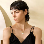 Collar con Colgante de Pluma con Circonio