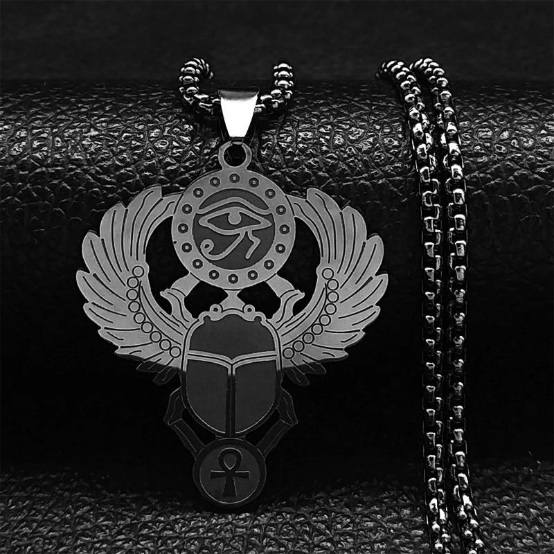 Collar con colgante de escarabajo egipcio Ojo de Horus negro