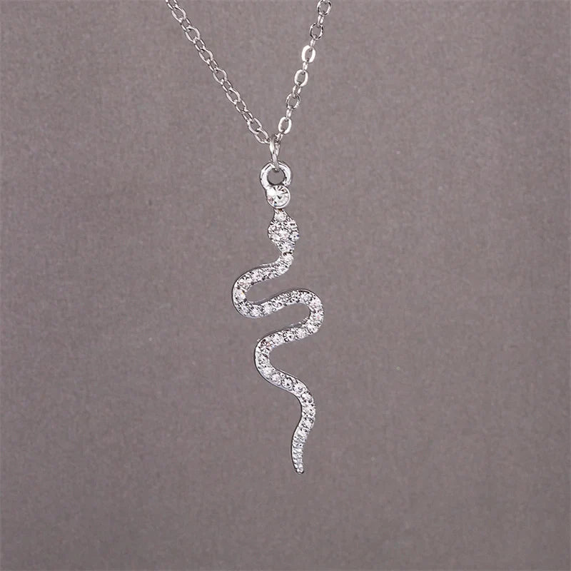 Collar con Colgante de Serpiente con Circonitas de plata