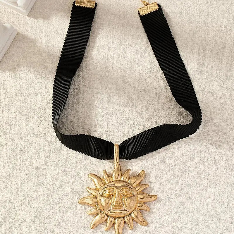 Collar con Colgante Sol Vintage