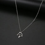 Collar con Colgante de Cabeza de Caballo Minimalista en plata
