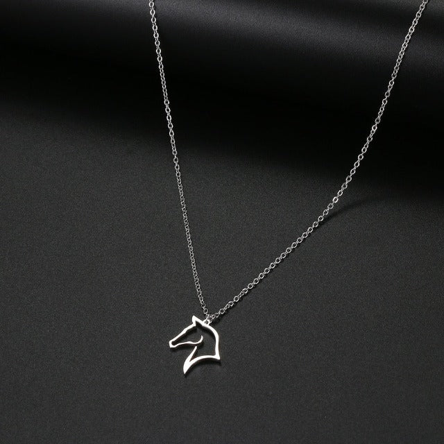 Collar con Colgante de Cabeza de Caballo Minimalista en plata