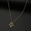 Collar con Colgante de Cabeza de Caballo Minimalista en oro
