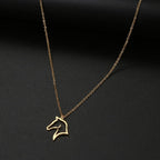 Collar con Colgante de Cabeza de Caballo Minimalista en oro