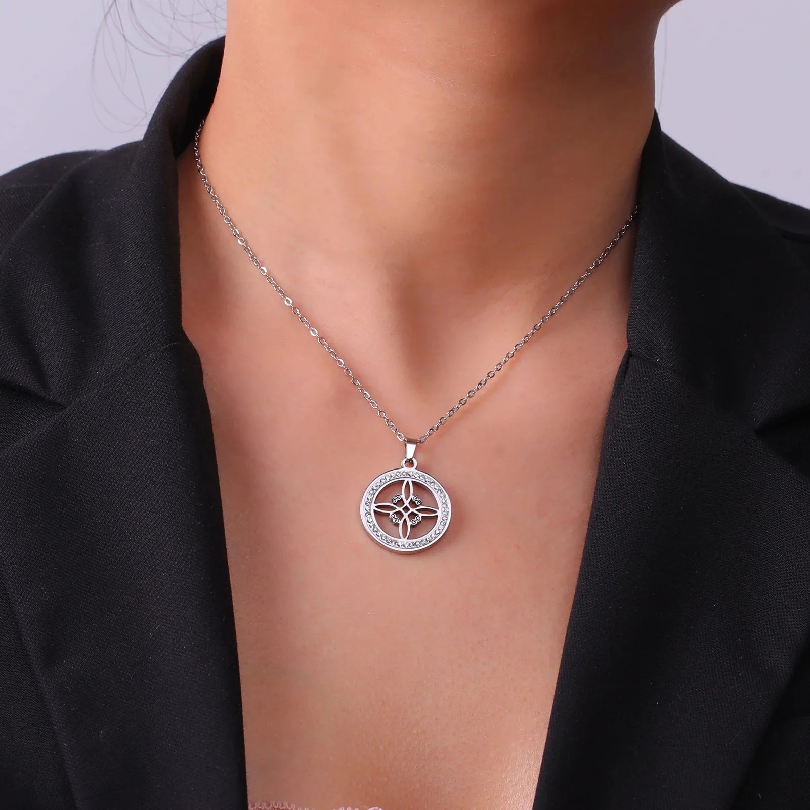 Collar Colgante Wicca Nudo de Bruja Amuleto de Protección plata