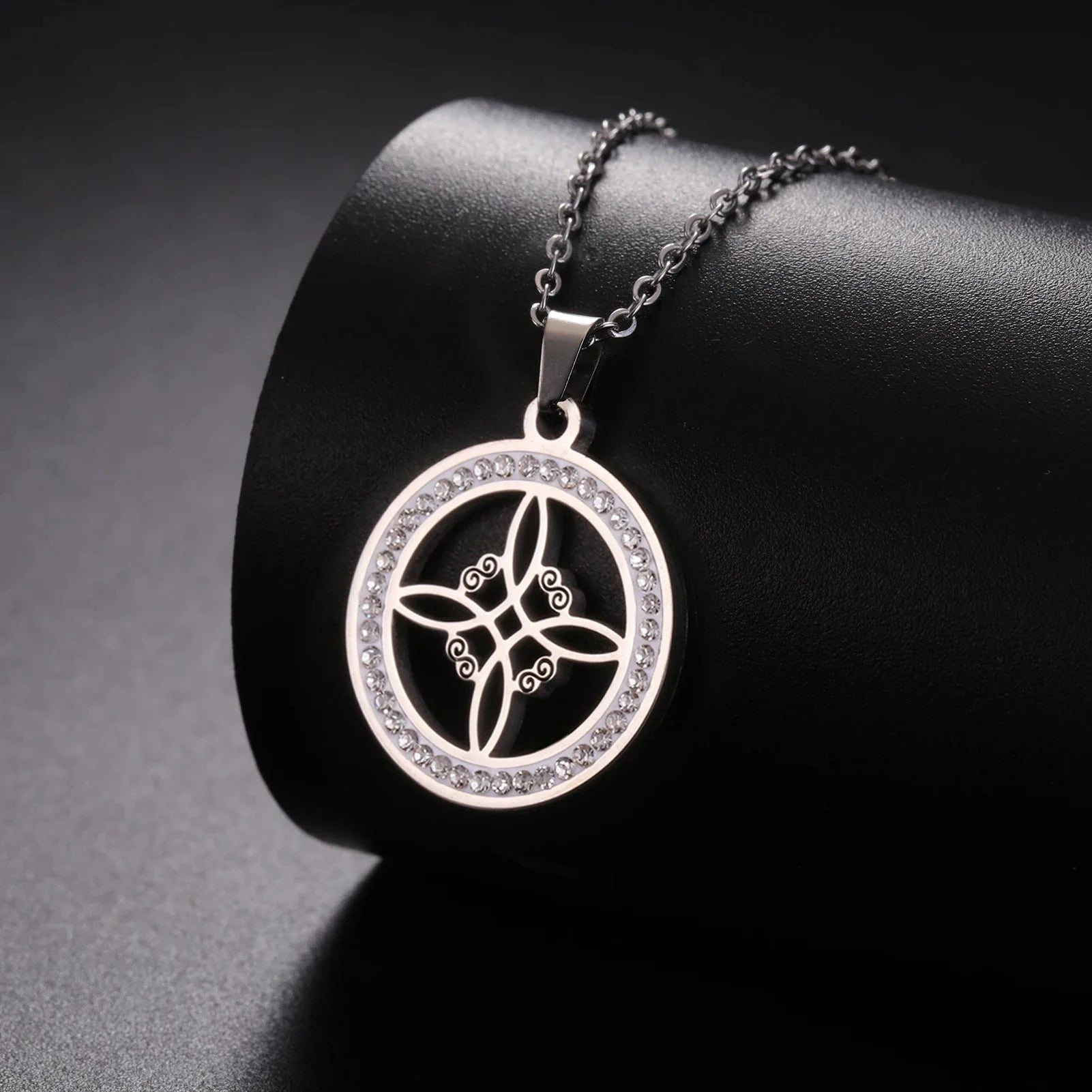 Collar Colgante Wicca Nudo de Bruja Amuleto de Protección plata