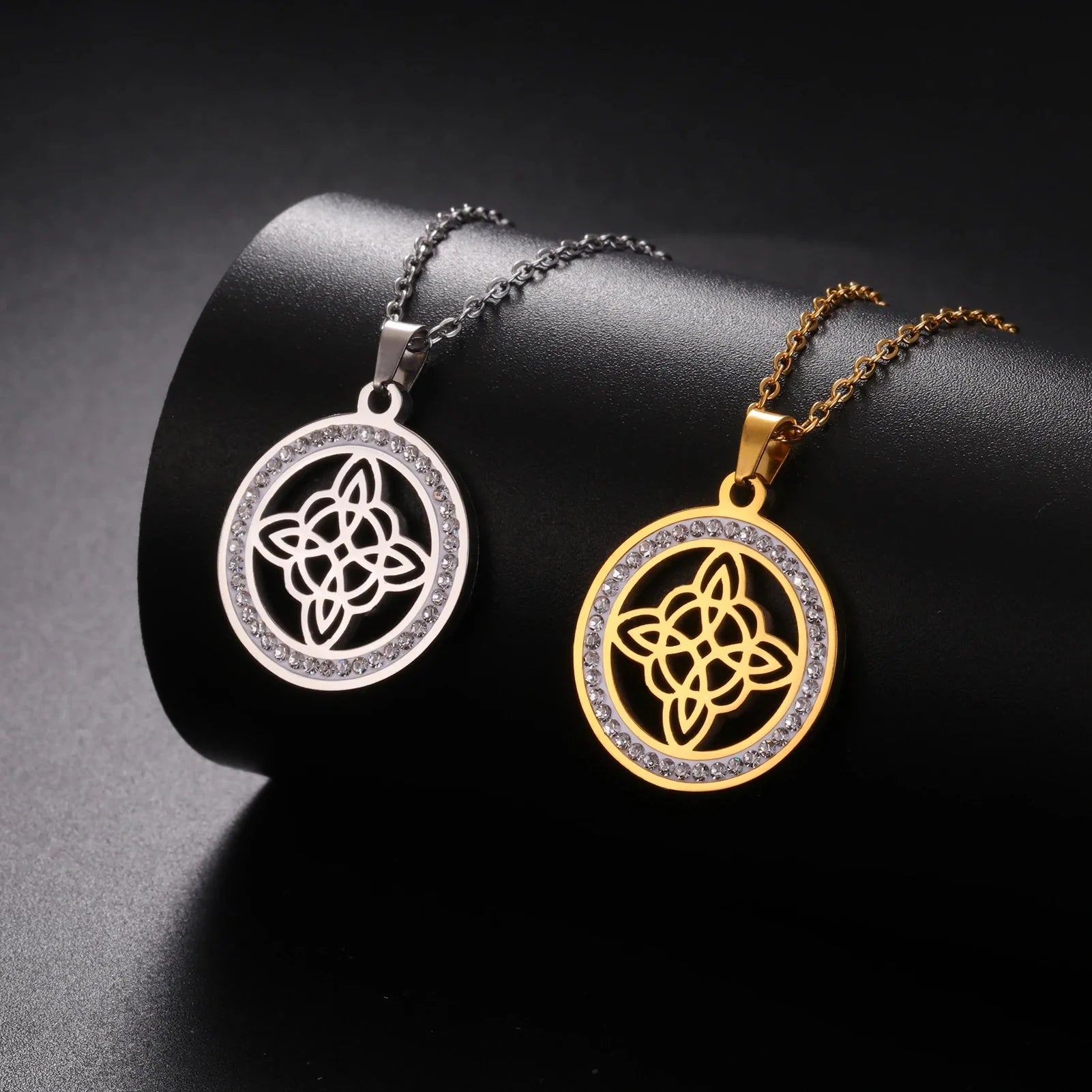 Collar colgante Wicca Nudo de Bruja Amuleto de Protección para mujer oro