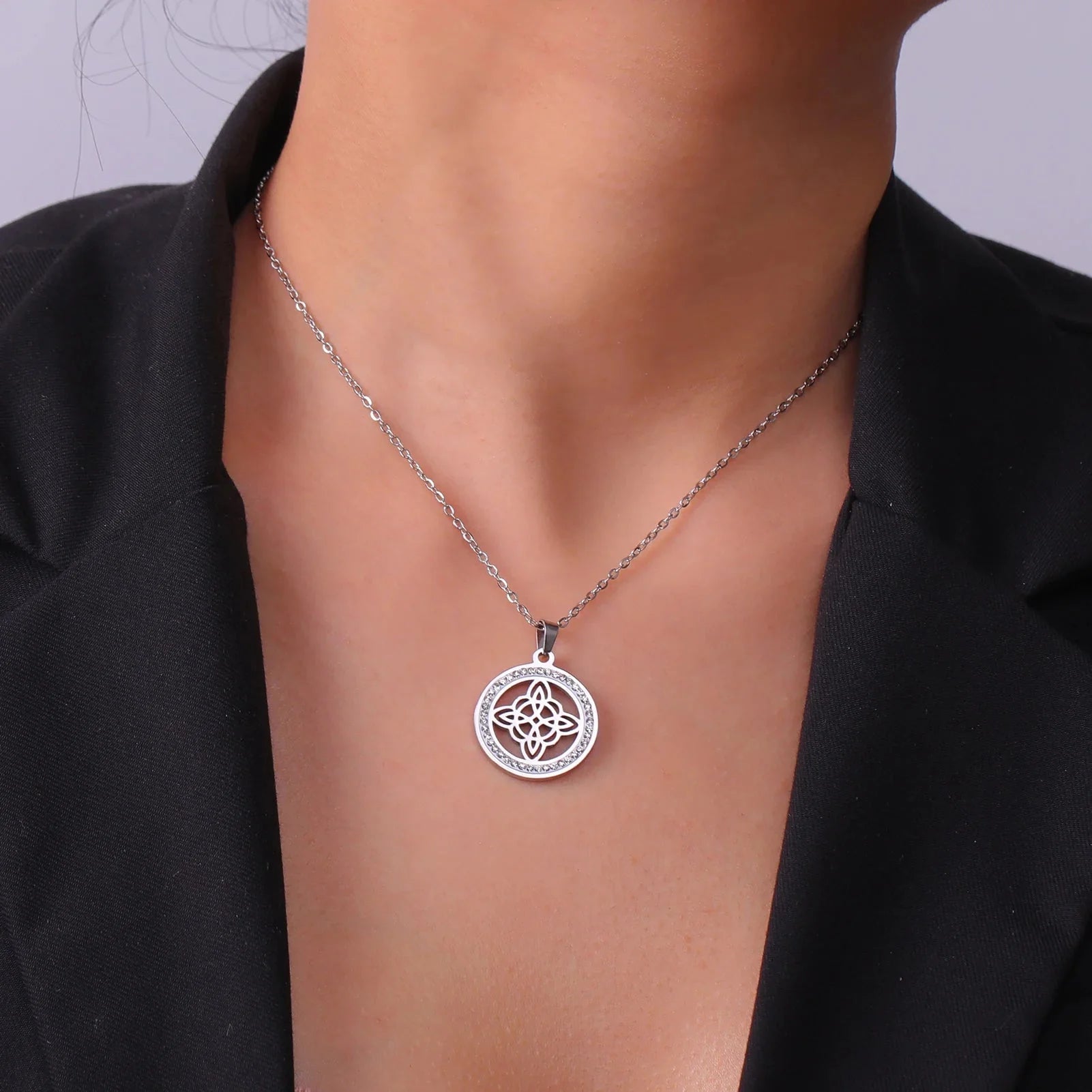 Collar colgante Wicca Nudo de Bruja Amuleto de Protección para mujer plata