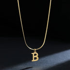 Collar gargantilla para mujer con dije inicial b