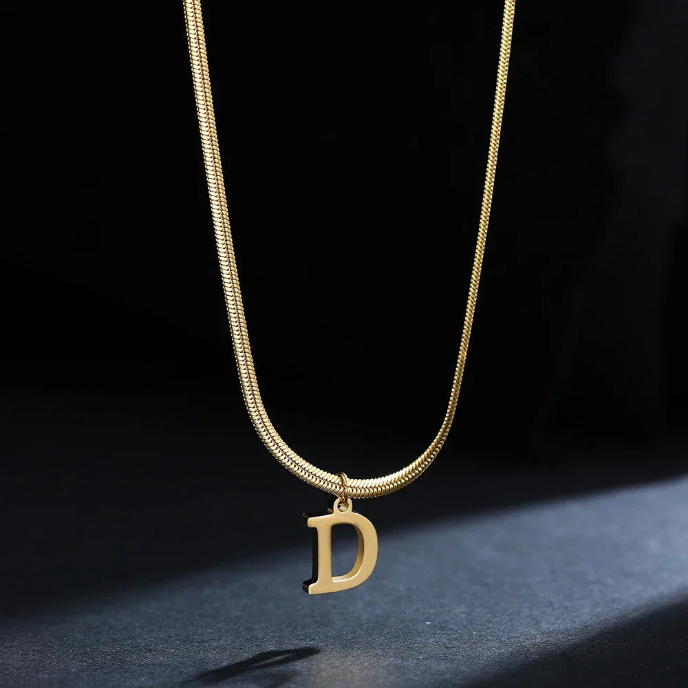 Collar gargantilla para mujer con dije inicial d
