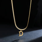 Collar gargantilla para mujer con dije inicial d