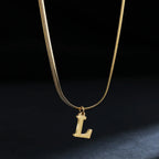 Collar gargantilla para mujer con dije inicial l