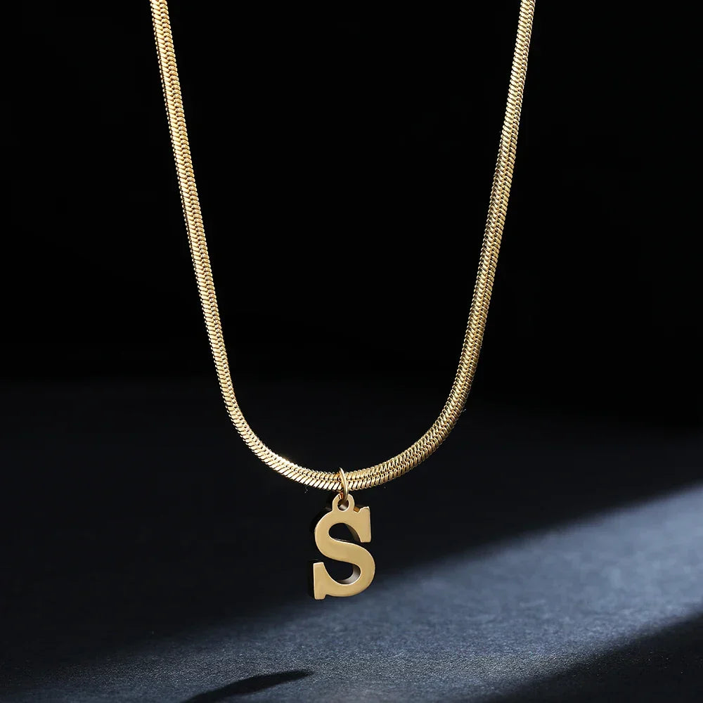Collar gargantilla para mujer con dije inicial s