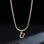 Collar gargantilla para mujer con dije inicial u