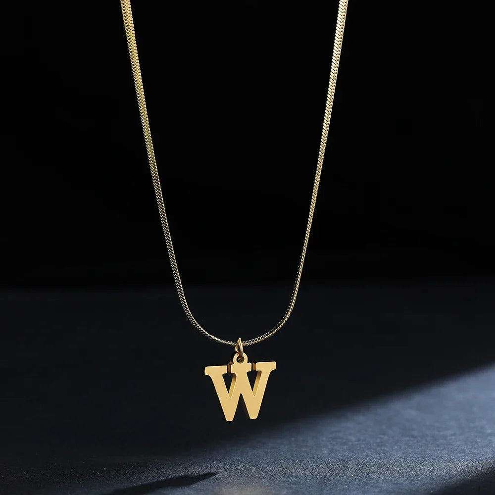 Collar gargantilla para mujer con dije inicial w