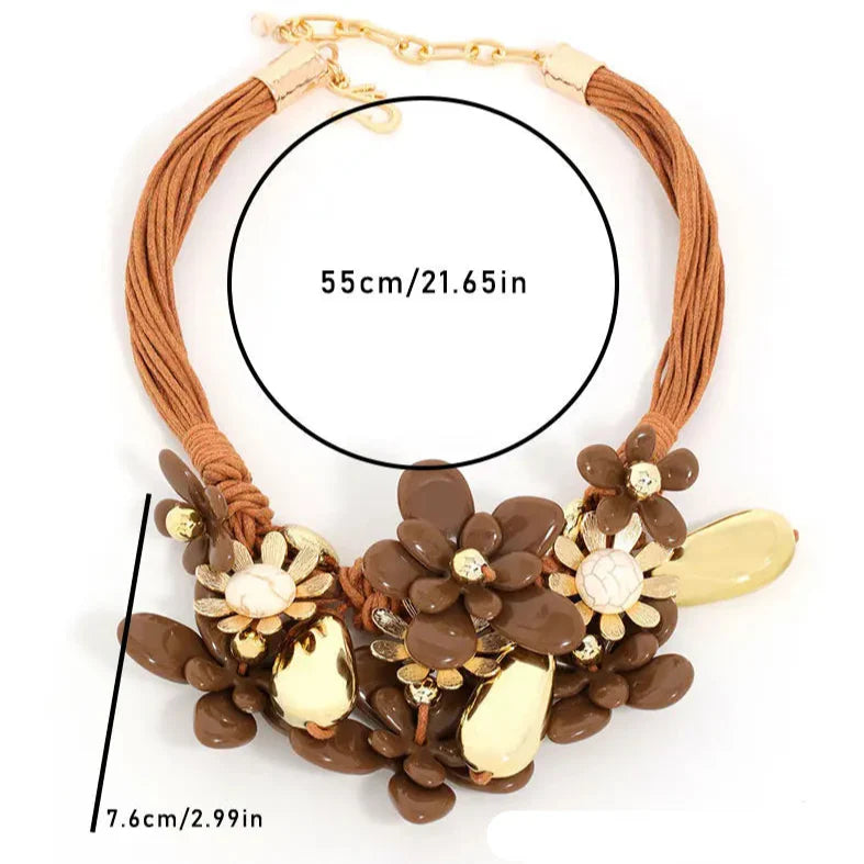 Collar Gargantilla con Elegante Colgante de Flor