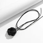 Collar Gargantilla Elegante Colgante Gran Flor de Rosa negra 1