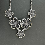 Collar Gargantilla con Colgante de Grandes Flores de 5 Pétalos
