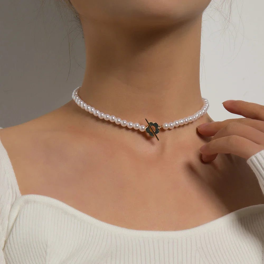 Collar Gargantilla Colgante Flor blanca y plata