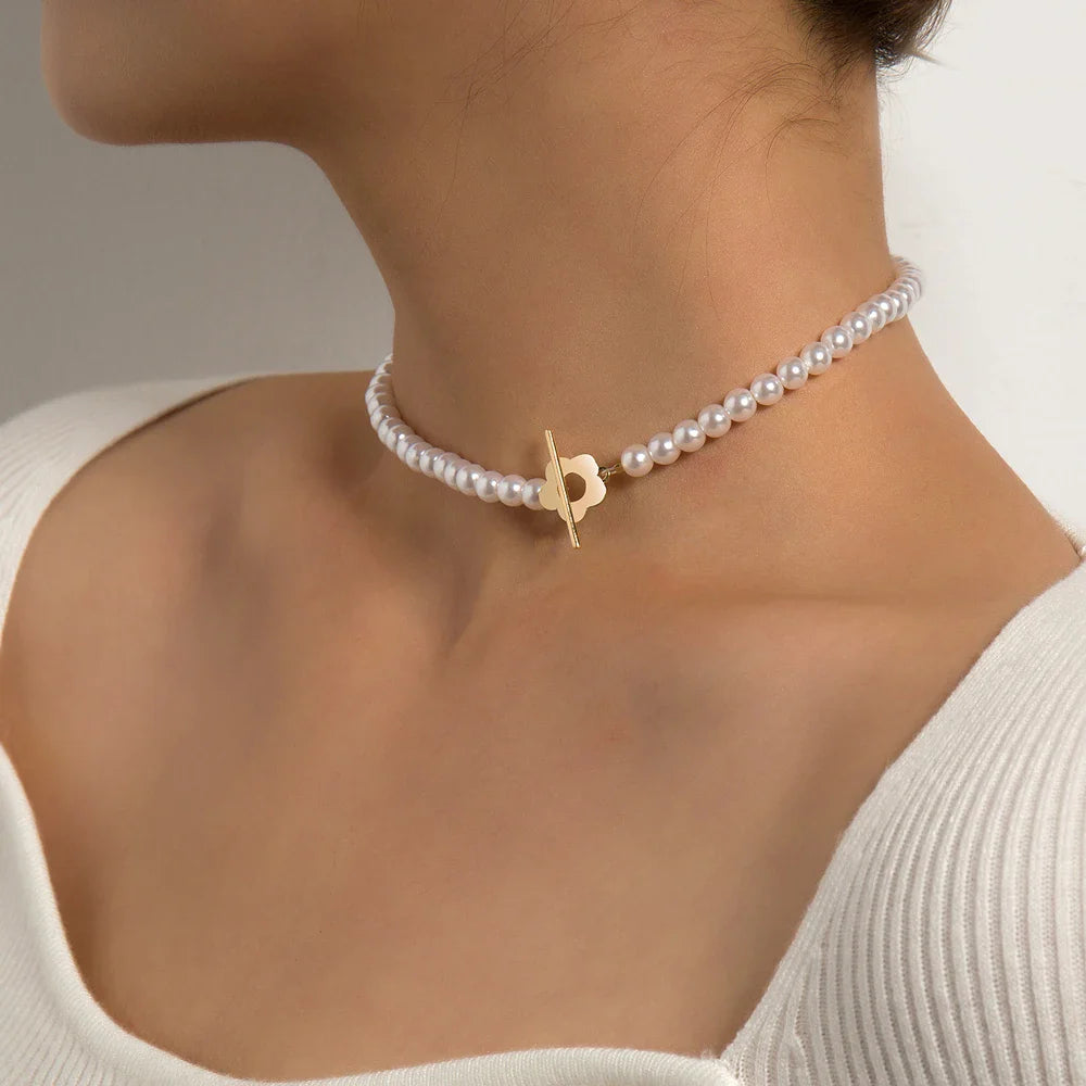 Collar Gargantilla Colgante Flor blanca y plata