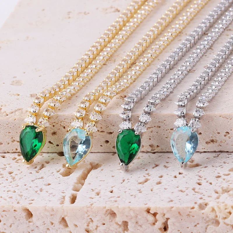 Encantador Collar Gargantilla con Colgante de Gota de Agua y Circonia en oro y azul