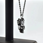 Collar Cabeza de Calavera con Corona