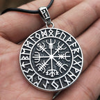 Collar vikingo de plata