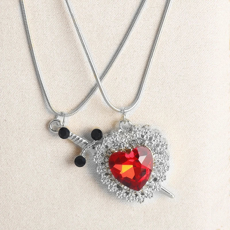 Collares para Parejas Colgante Corazón y Espada 2